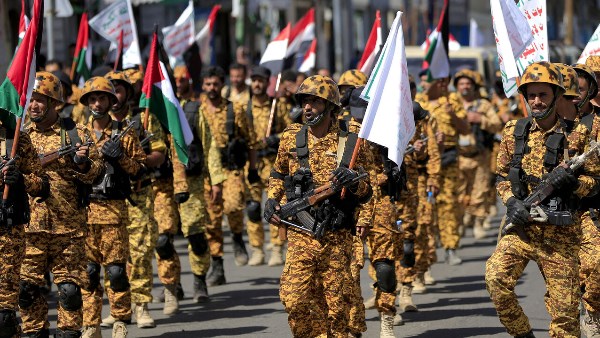 moves against Houthis