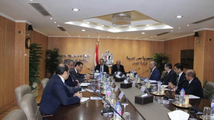 وزيرا العدل والاتصالات يبحثان خطة تطوير مكاتب التوثيق