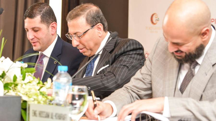 خلال توقيع عقد إنشاء فندق جديد لمجموعة الخرافي