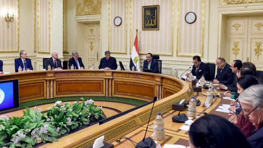 رئيس الوزراء يلتقى وفد مجلس أمناء الجامعة الأمريكية في القاه