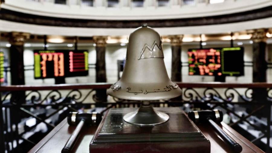 البورصة المصرية تتحرك عرضيا وتهبط بمعدل 0.5%