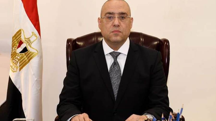 وزير الإسكان يصدر قرارا بإزالة مخالفات البناء بقرية بطريق ال وزير الإسكان يصدر قرارا بإزالة مخالفات البناء بقرية بطريق ال