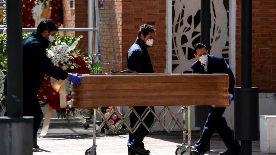 إسبانيا تسجل 832 حالة وفاة جديدة جراء كورونا خلال 24 ساعة