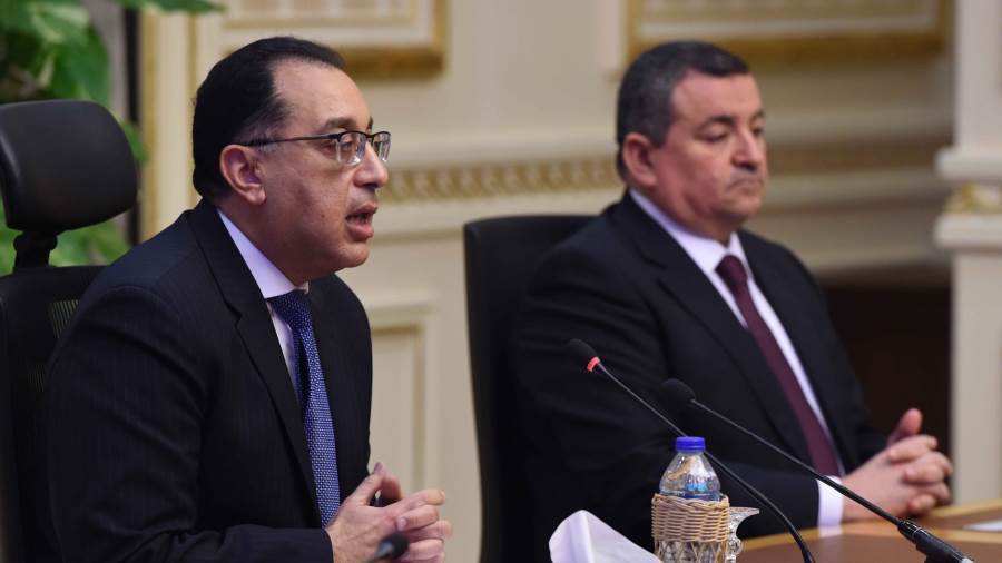 إنفو جراف..أبرز قرارات وإجراءاترئيس الوزراء لمواجهة فيروس كو