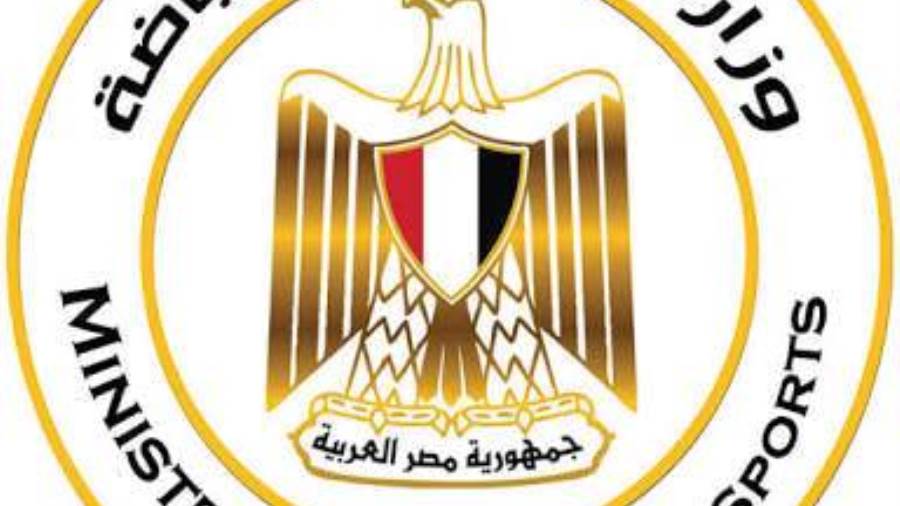 وزير الرياضة يبحث إجراءات إعادة اللاعبين المتواجدين خارج مصر
