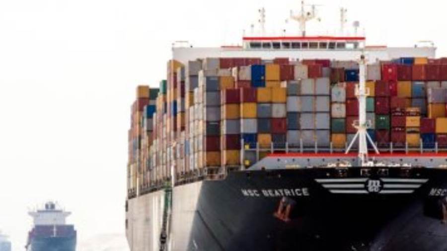 1662 سفينة تعبر قناة السويس في مارس بحمولات 101 مليون طن