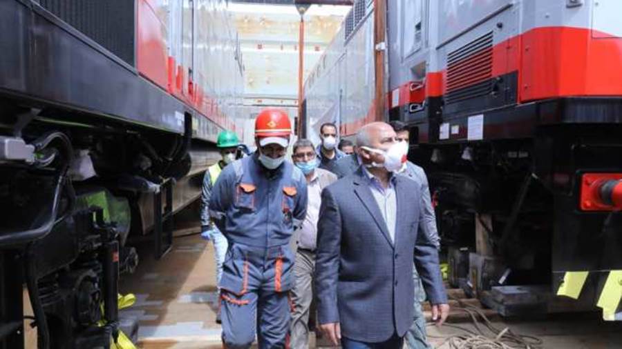 وزير النقل يتابع انتظام أعمال الشحن والتفريغ وحركة السفن بال