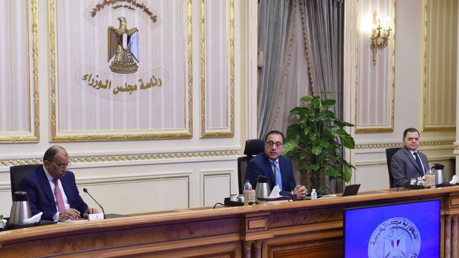 رئيس الوزراء يشدد على التعامل بحسم مع مخالفات البناء وتحويله رئيس الوزراء يشدد على التعامل بحسم مع مخالفات البناء وتحويله