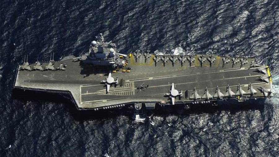 شارل ديجول تثير رعب الفرنسيين بسبب اشتباه اصابة طاقم السفينة