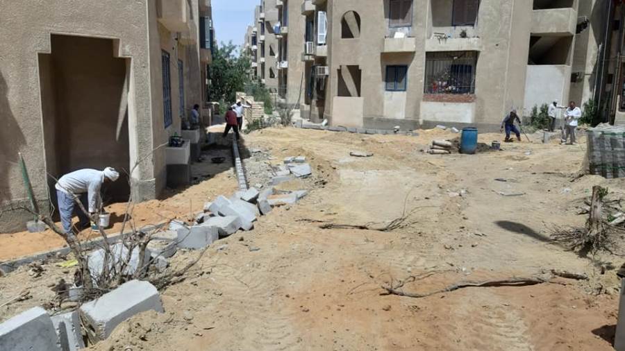 رئيس جهاز الشروق يتابع رفع كفاءة الطرق بمنطقة إسكان 70