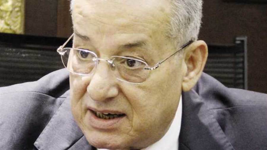 رئيس المقاولون العرب يستجيب لتعليمات الرئيس بارتداء الكمامات رئيس المقاولون العرب يستجيب لتعليمات الرئيس بارتداء الكمامات