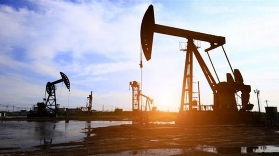 السعودية وروسيا تقودان أكبر اتفاق في تاريخ صناعة النفط لخفض السعودية وروسيا تقودان أكبر اتفاق في تاريخ صناعة النفط لخفض