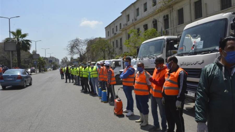 محافظ الجيزة: تعقيم وتطهير 2500 شارع ومنطقة حتى الآن