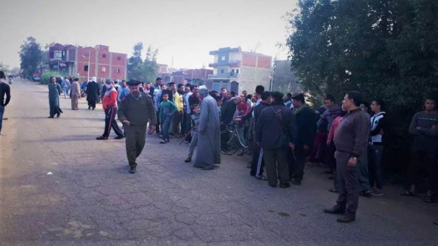 نجل طبيبة الدقهلية: فاوضنا الأهالي 5 ساعات لدفن أمي حتى تدخل نجل طبيبة الدقهلية: فاوضنا الأهالي 5 ساعات لدفن أمي حتى تدخل