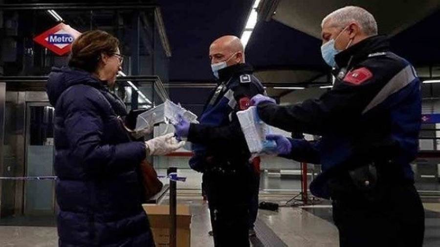 إسبانيا تحرك اقتصادها من جديد وسط تفاؤل حذر ببلوغ وباء كورون