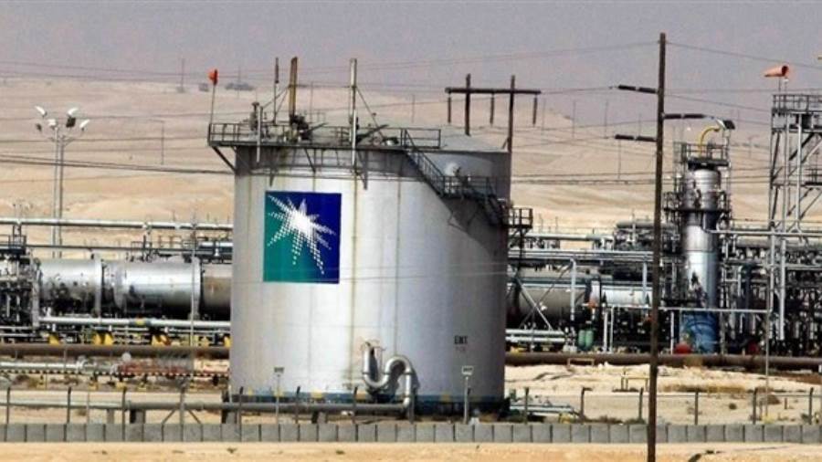 أرامكو السعودية تصدر كل الخام المتفق عليه في مايو إلى المصاف