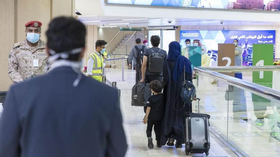 وصول رحلة لوس أنجلوس لمطار الملك خالد بالرياض وعلى متنها 187 وصول رحلة لوس أنجلوس لمطار الملك خالد بالرياض وعلى متنها 187
