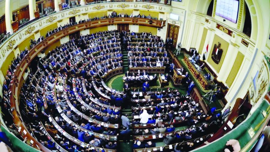 إسكان البرلمان تهدي العلمين الجديدة مطهرات ضد فيروس كورونا إسكان البرلمان تهدي العلمين الجديدة مطهرات ضد فيروس كورونا