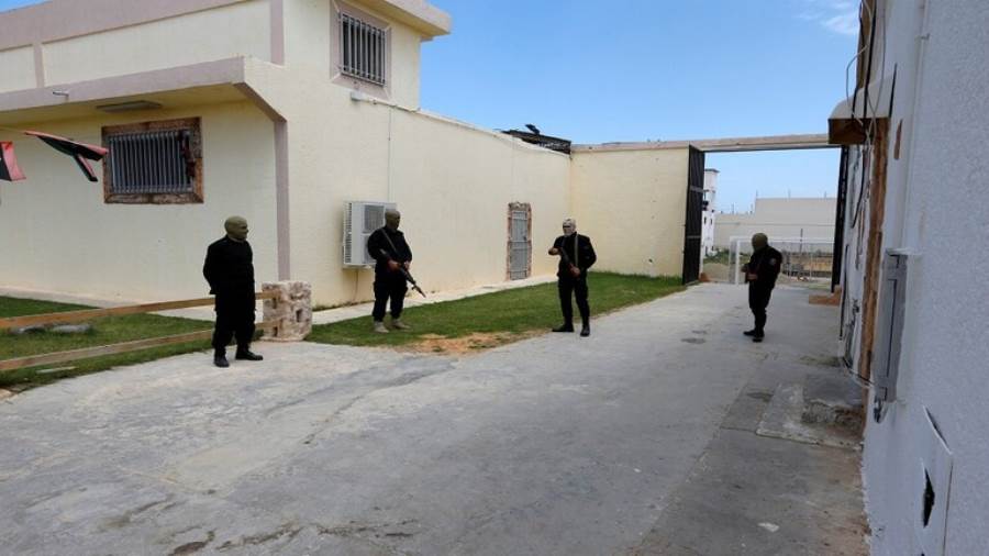 وفاة سعد القذافي في سجنه عقب 9 أعوام قضاها