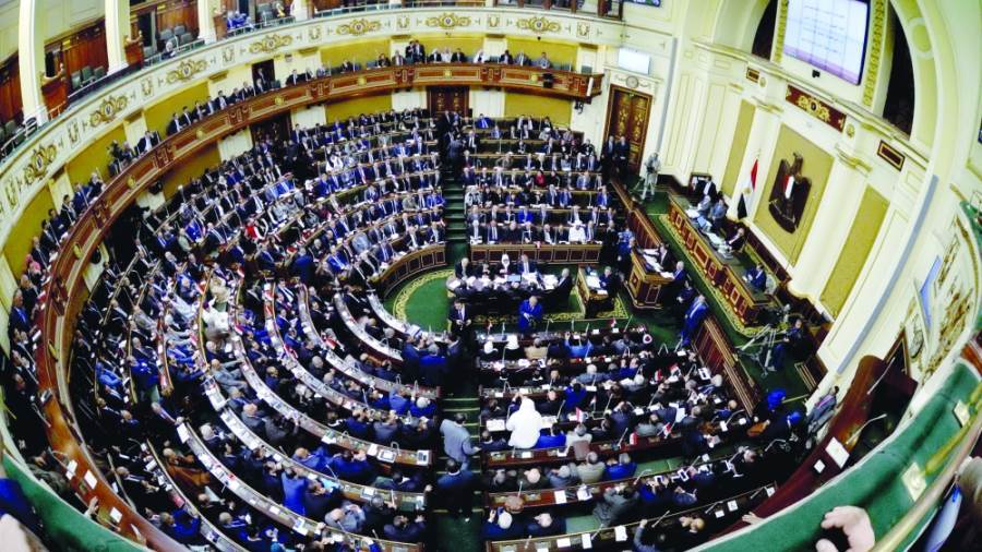 وزيرا المالية والتخطيط يعرضان الموازنة الجديدة الثلاثاء على وزيرا المالية والتخطيط يعرضان الموازنة الجديدة الثلاثاء على
