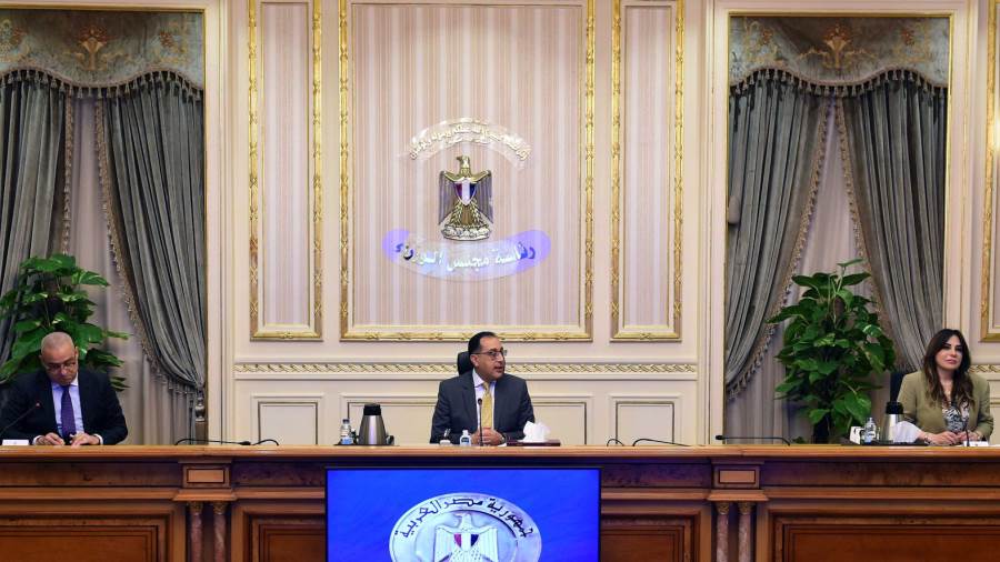 رئيس الوزراء يتابع الموقف التنفيذى لمشروعات قطاع التشييد وال