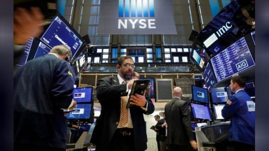 الأسهم الأمريكية تصعد بدعم من مكاسب النفط وحزمة المساعدات ال الأسهم الأمريكية تصعد بدعم من مكاسب النفط وحزمة المساعدات ال