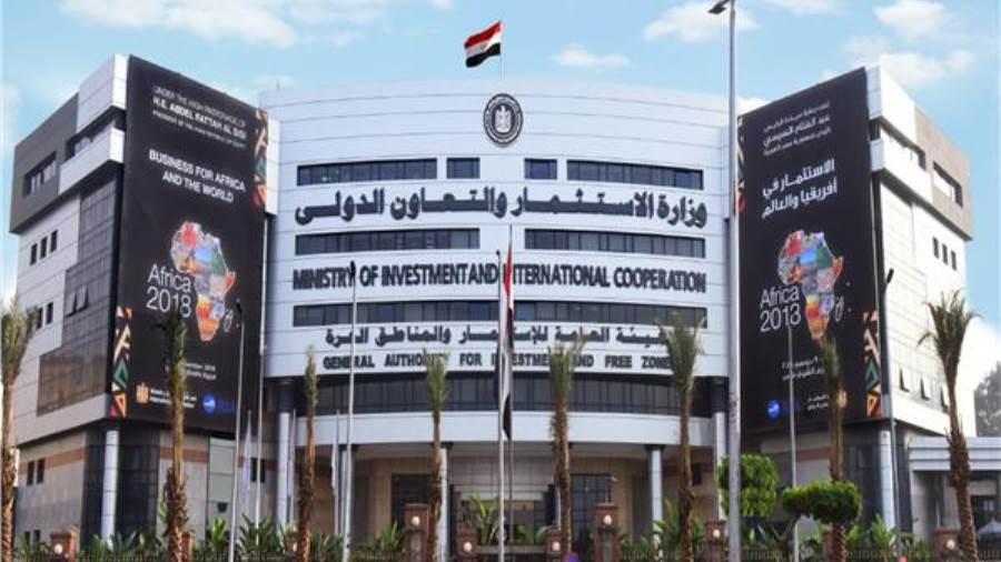 رئيس الهيئة العامة للاستثمار يتفقد مركز خدمات المستثمرين بال