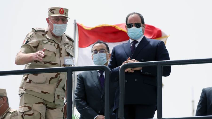 رئيس الوزراء يهنئ الرئيس بذكرى تحرير سيناء