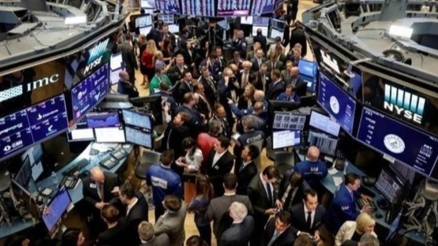 وول ستريت ترتفع مع اتجاه ولايات أمريكية لإعادة فتح الاقتصاد