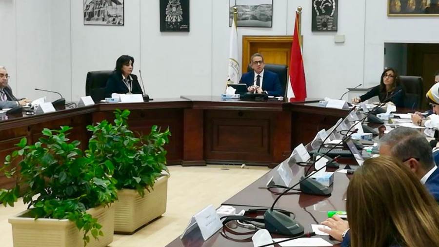 لجنة إدارة الأزمات تستعرض ملفات ساخنة قبل عودة السياحة بعد ك لجنة إدارة الأزمات تستعرض ملفات ساخنة قبل عودة السياحة بعد ك
