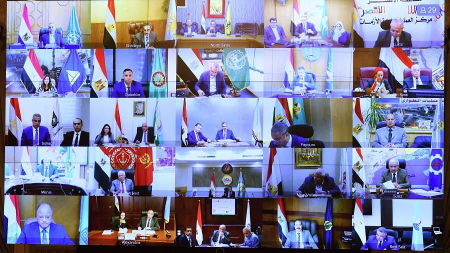 مدبولي: نتابع يوميا إزالة مخالفات البناء ولن نسمح لأحد باستغ