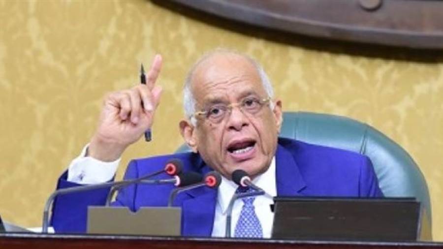 على عبد العال يطالب الحكومة بإنهاء المنازعات الضريبية.. ووزي