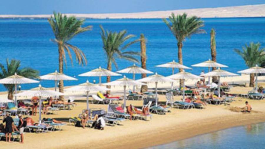 السياحة تكشف الموعد النهائي لفتح شواطئ الفنادق السياحة تكشف الموعد النهائي لفتح شواطئ الفنادق