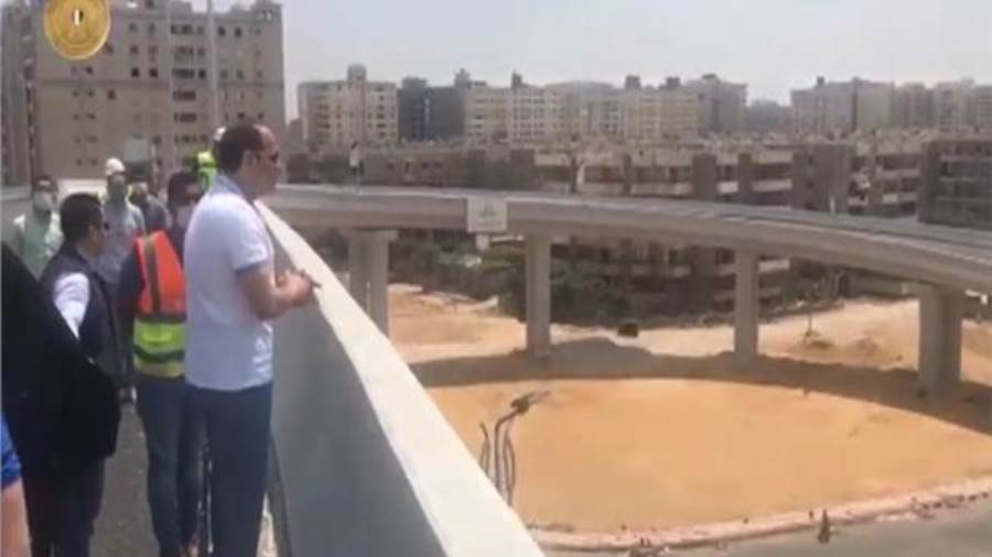 الرئيس يتفقد مشروع تطوير عين الصيرة وعدد من محاور شرق القاهر