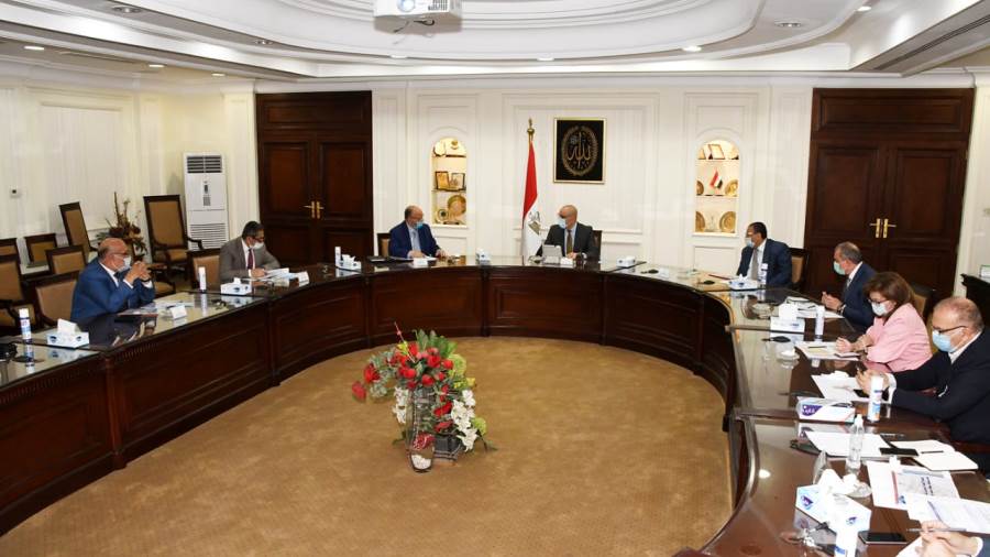 وزير الإسكان ومحافظ القاهرة يتابعان تنفيذ مشروع تطوير مثلث م