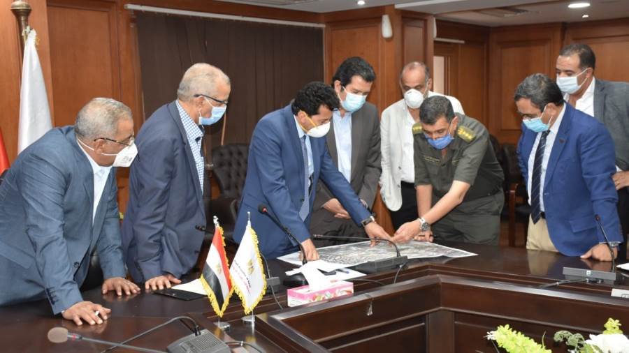 وزير الرياضة يناقش إتاحة هيئة استاد القاهرة للاستخدام المجتم