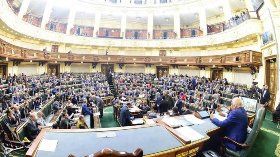 مجلس النواب يوافق على قانون خاص بالكتابة على النقود