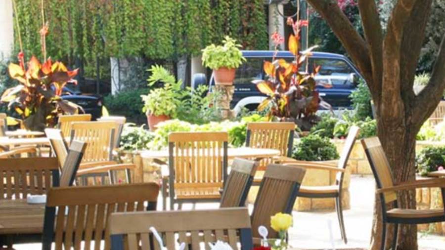 مطاعم ومقاهي تونس تفتح أبوابها بعد إغلاق أكثر من شهرين