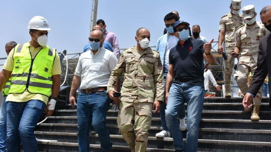 وزير الشباب يتفقد المدينة الرياضية والصالة المغطاة بالعاصمة 