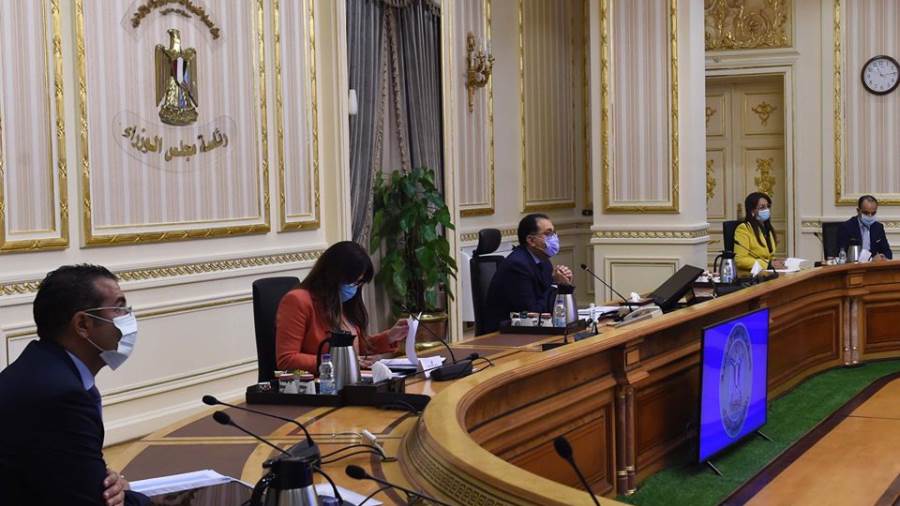 رئيس الوزراء يستعرض الرؤية الاستراتيجية لتطوير منظومة الجمار