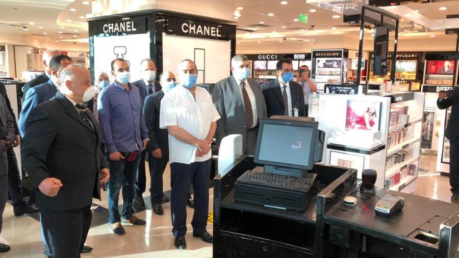 وزير الطيران يتفقد مطار شرم الشيخ لمتابعة الإجراءات الاحتراز
