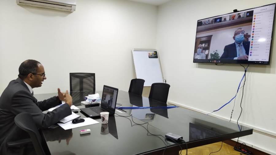 نائب وزير الإسكان يناقش أزمة انقطاع المياه في المناطق الريفي