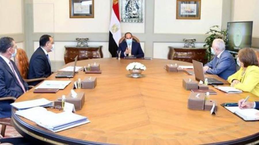 السيسي يبحث مع الحكومةالتوسع في استخدام تطبيقات التعليم الإل