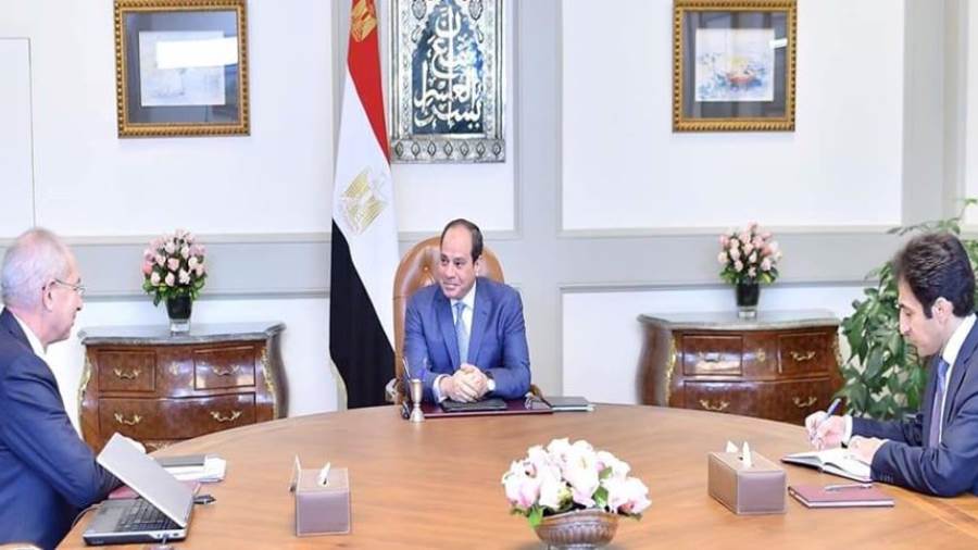 السيسي يتابع تطورات مشروع إنشاء منظومة المخازن الطبية الاستر