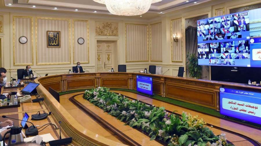 رئيس الوزراء يكلف بتوفير الرعاية الطبية الكاملة لمصابي الحري