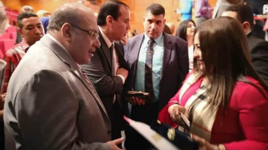 تكريم ميناس إبراهيم بمهرجان المرأة العربية للإبداع فى مجال ا