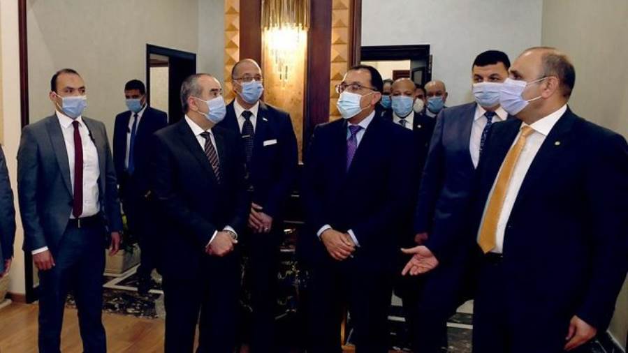 رئيس الوزراء يفتتح أعمال تطوير صالة كبار الزوار بمطار القاهر