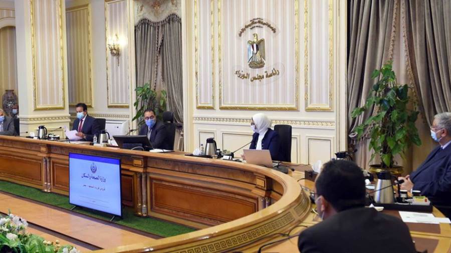رئيس الوزراء يتابع مستجدات الموقف الطبي لمواجهة فيروس كورونا