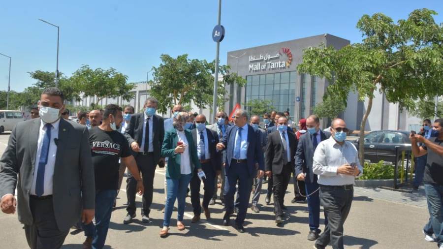 وزراء التموين والهجرة والرياضة يفتتحون النادى الاجتماعى بالم وزراء التموين والهجرة والرياضة يفتتحون النادى الاجتماعى بالم