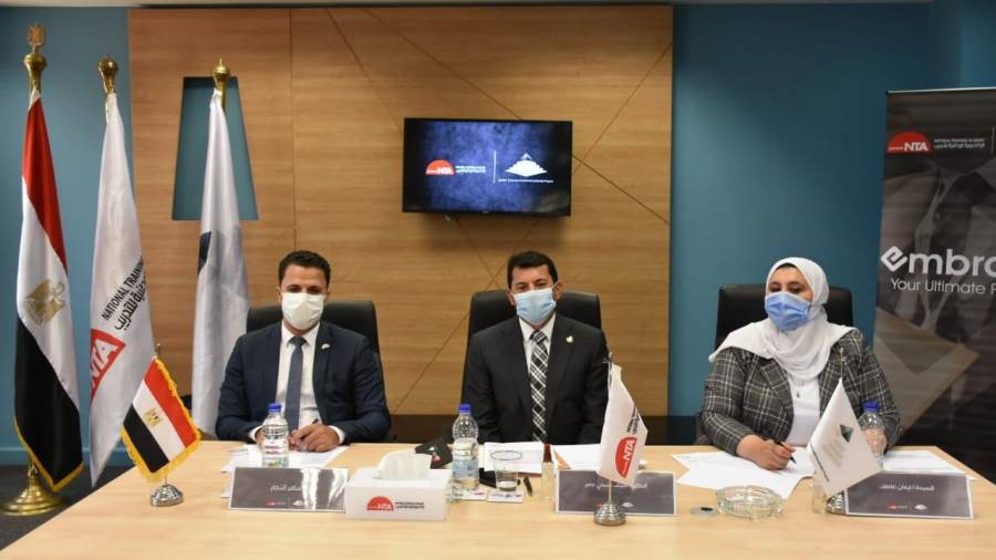 وزير الشباب يشارك في تقييم المتقدمين للالتحاق بالبرنامج الرئ